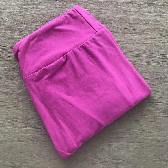 Raspberry TC Capri Leggings - Picture 1 of 1